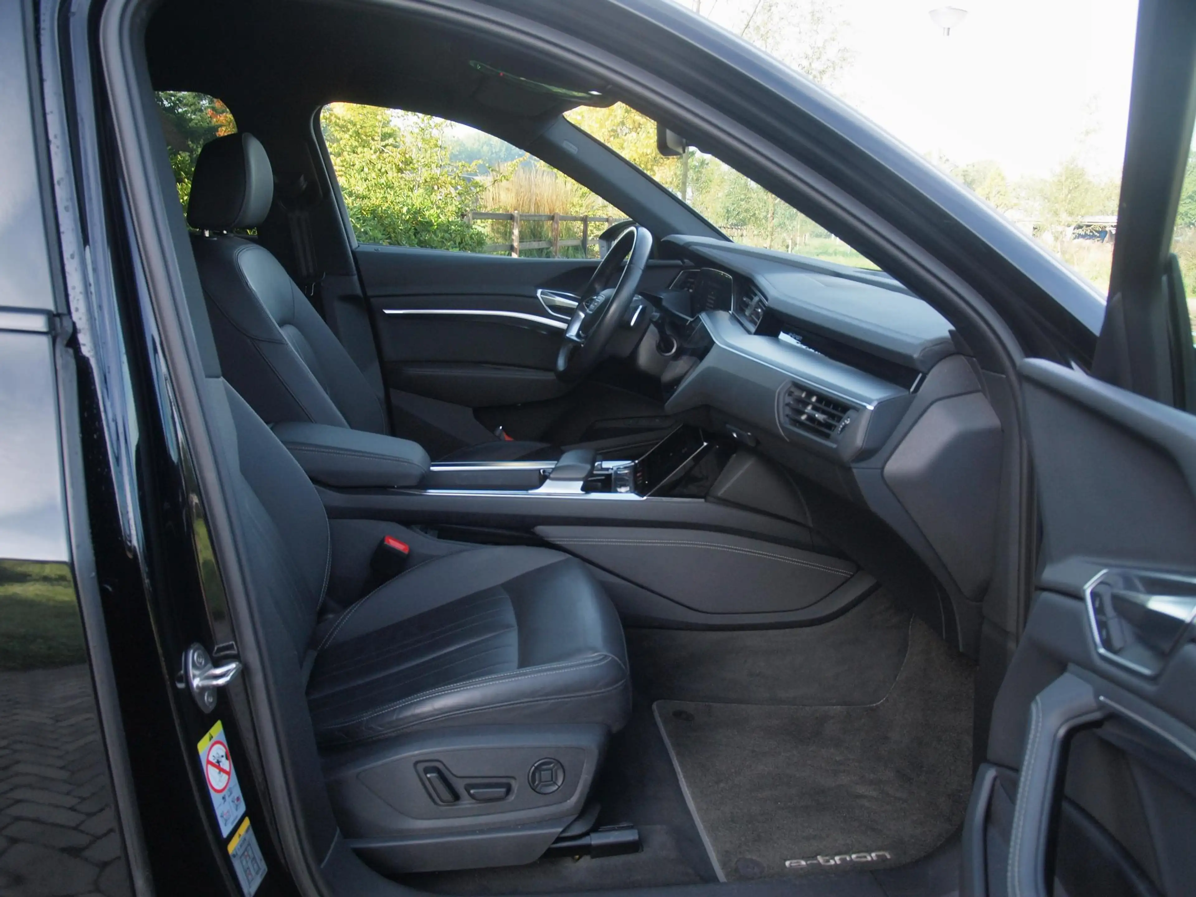 Audi e-tron 55 quattro Advanced edition Plus 95 kWh | SOH 93% — photo 14