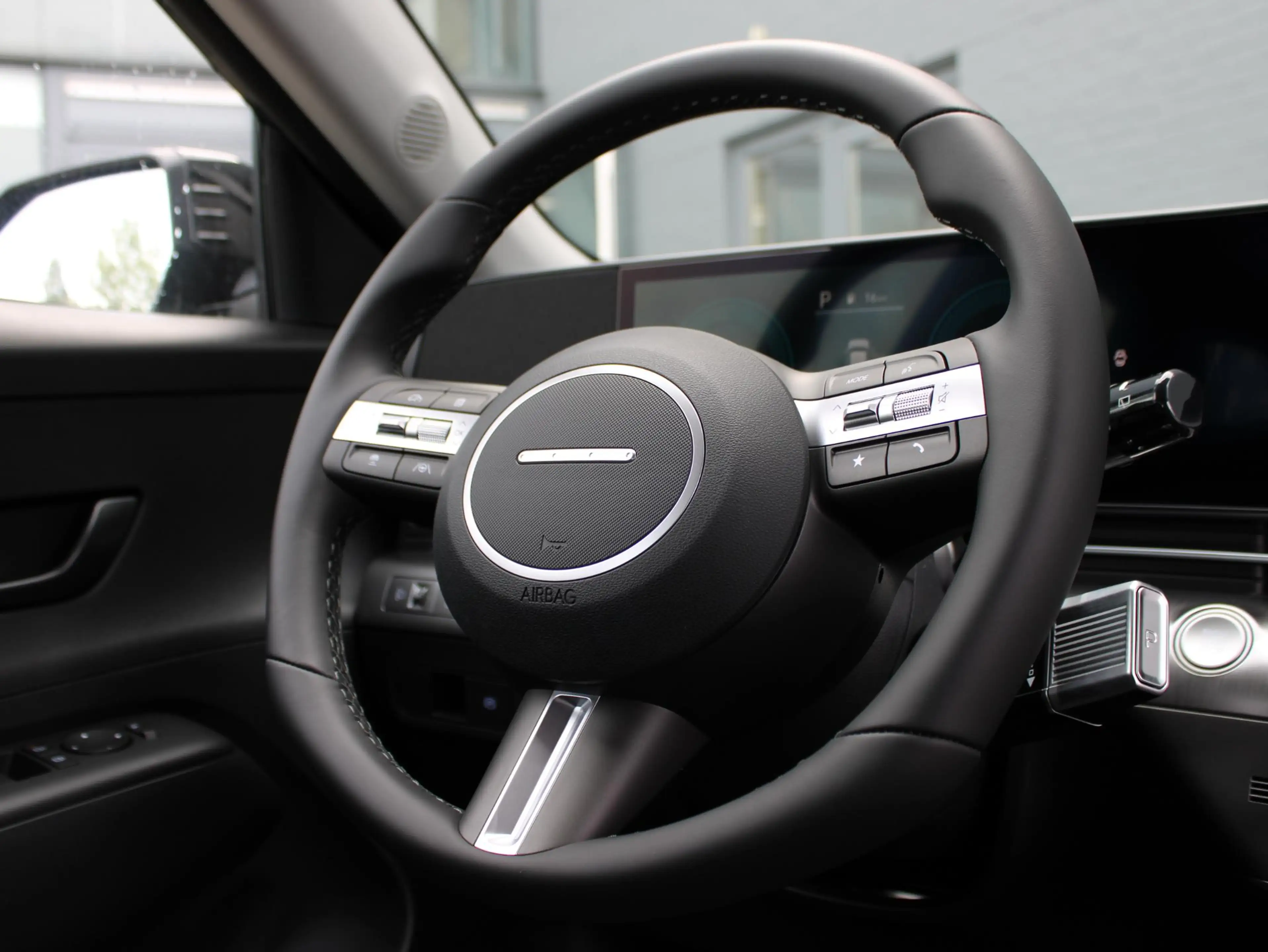 Hyundai KONA 1.6 GDI HEV E-Motion — photo 14