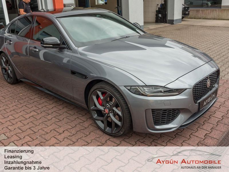 Jaguar XE P300 AWD R-Dynamic Black*Panorama*Winter-Pak* — photo 13