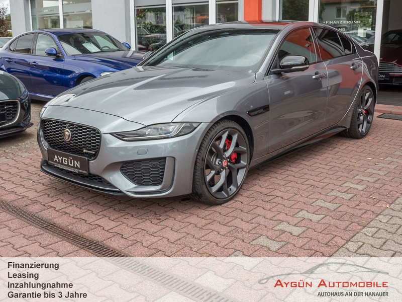 Jaguar XE P300 AWD R-Dynamic Black*Panorama*Winter-Pak* — photo 4