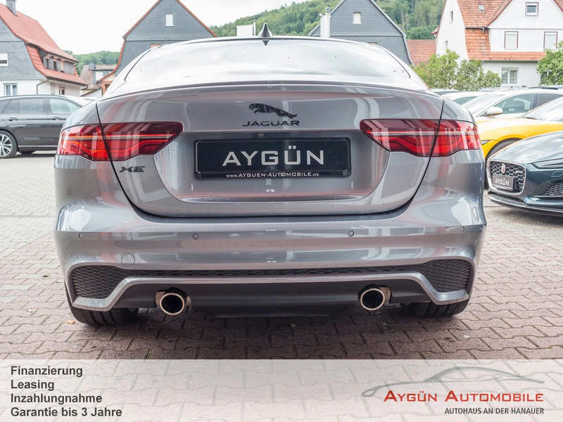 Jaguar XE P300 AWD R-Dynamic Black*Panorama*Winter-Pak* — photo 15