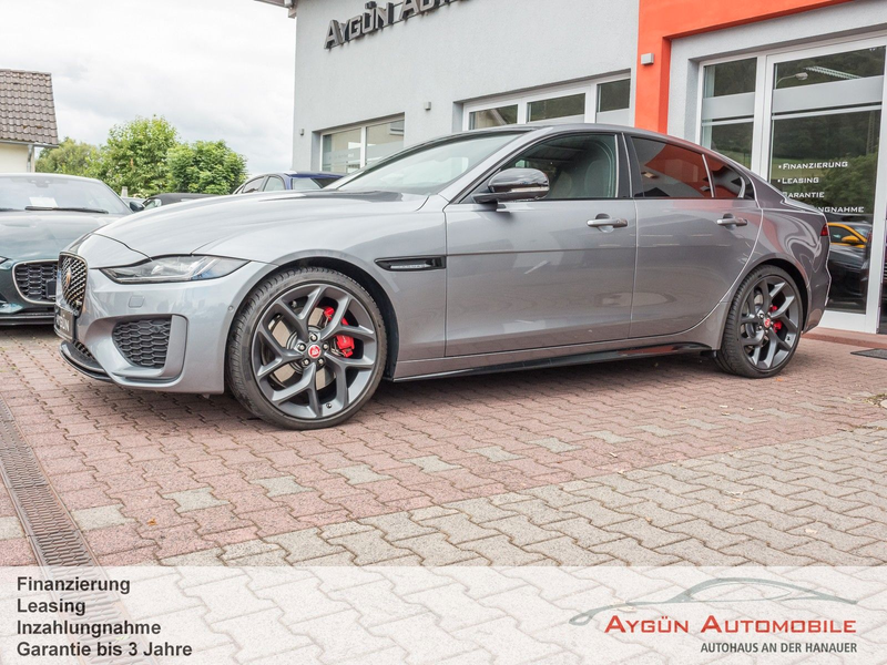 Jaguar XE P300 AWD R-Dynamic Black*Panorama*Winter-Pak* — photo 2