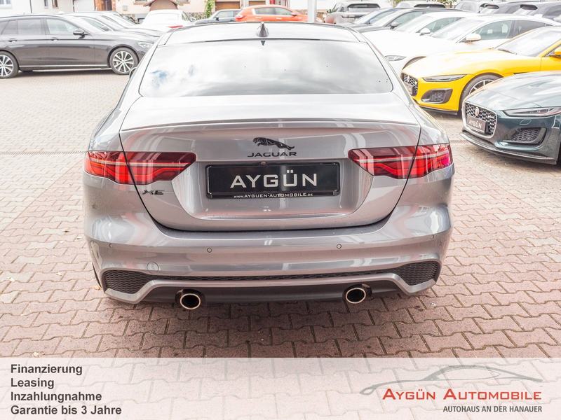 Jaguar XE P300 AWD R-Dynamic Black*Panorama*Winter-Pak* — photo 14