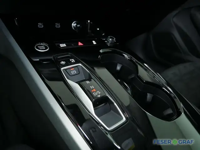Audi A6 view 10