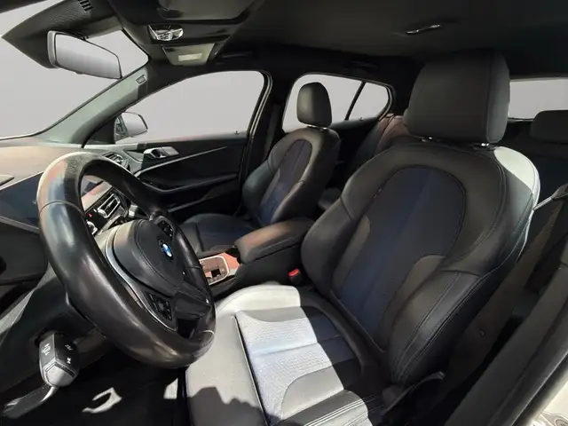 BMW 1 Series view 8