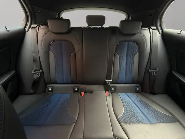 BMW 1 Series view 14