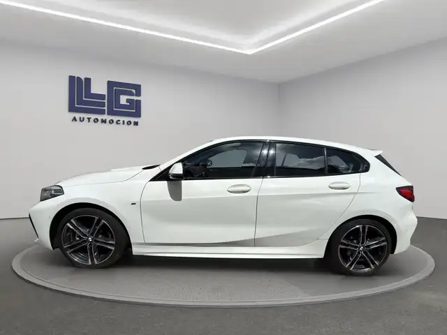 BMW 1 Series view 10