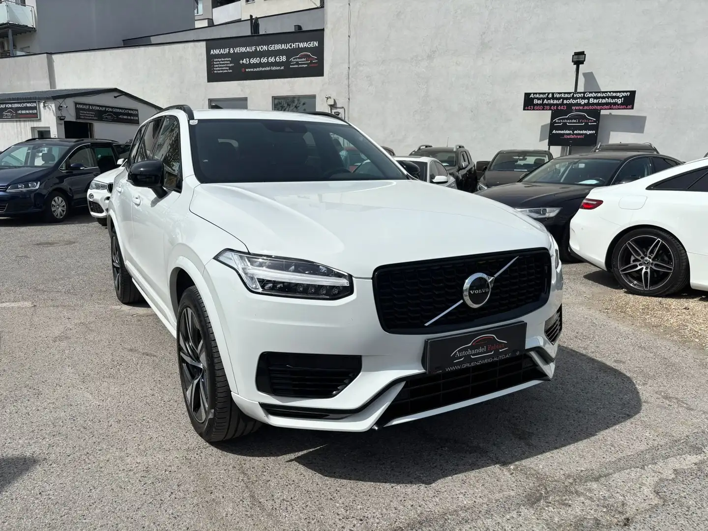 Volvo XC90 T8 Hybrid R Design Allrad Autom. 303PS 7 Sitze Weiß - 1