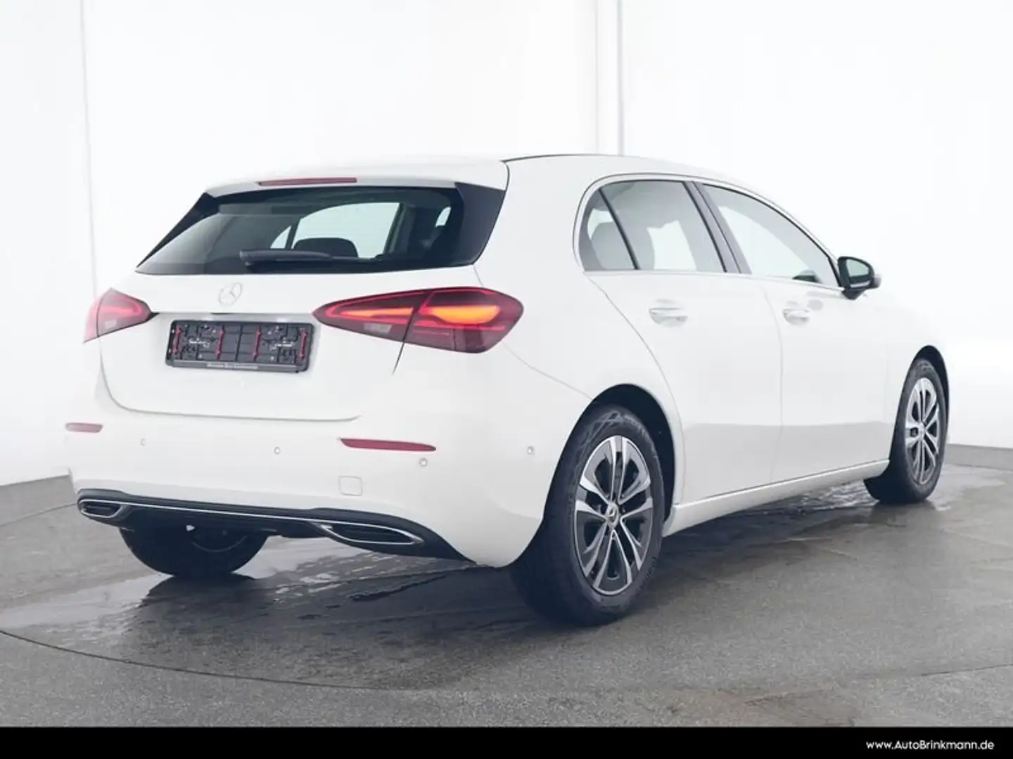 Mercedes-Benz A 200 A 200 d BURMESTER/LED/KAMERA/WINTER/ADVANCED+ SHZ Weiß - 2