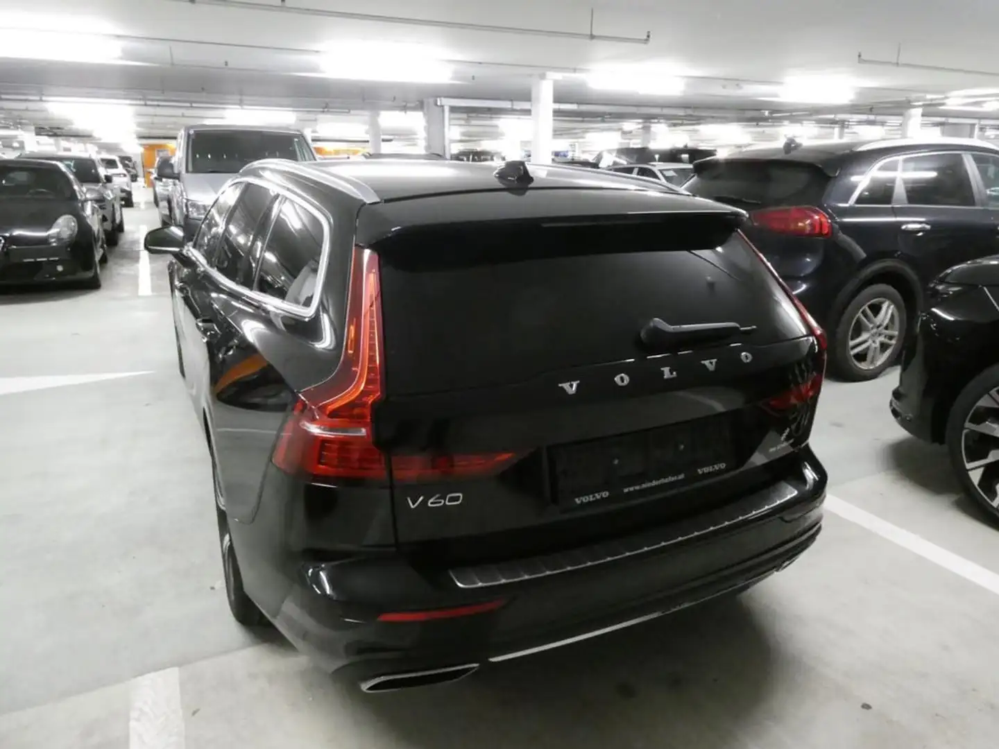 Volvo V60 T6 AWD Recharge PHEV Inscription Expression Gea... Schwarz - 1