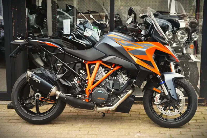 KTM 1290 Super Duke GT - foto 2