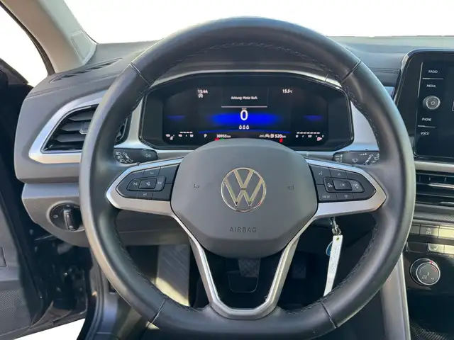 Volkswagen T-Roc view 13