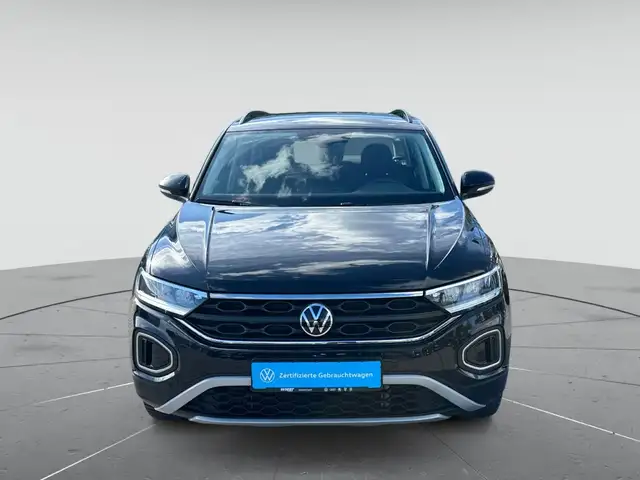 Volkswagen T-Roc view 2