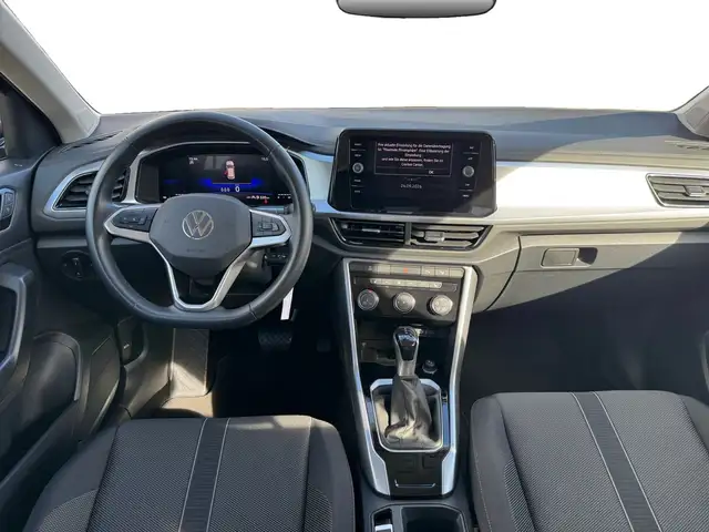 Volkswagen T-Roc view 8