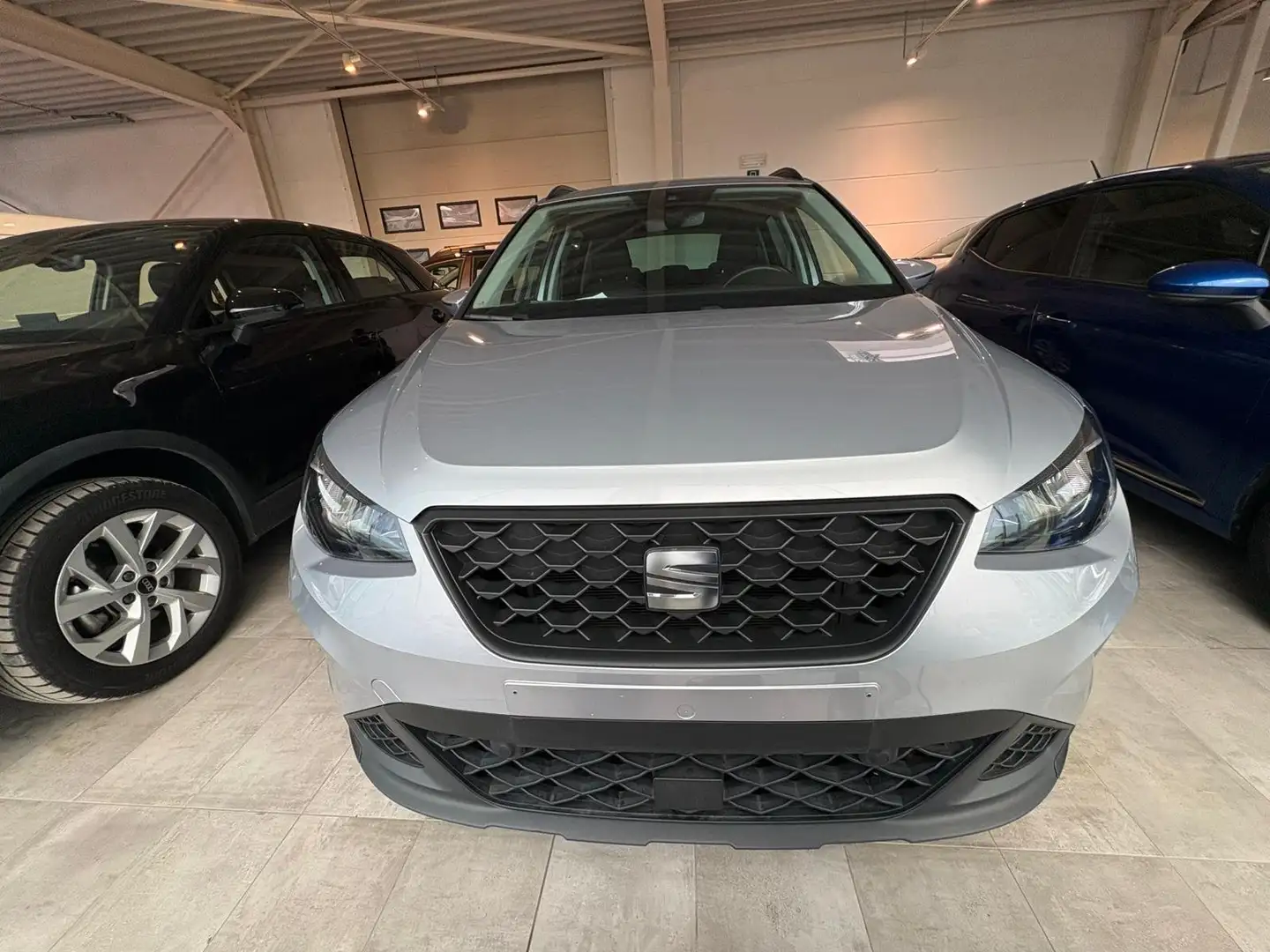 SEAT Arona Arona 1.0 TSI Style Gris - 2