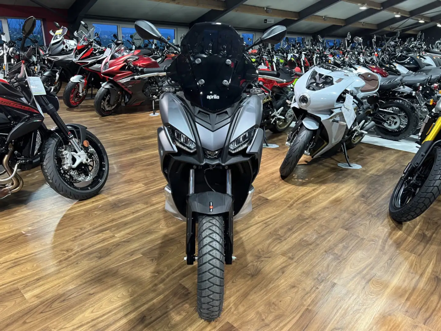 Aprilia SR 125 GT Gri - 2