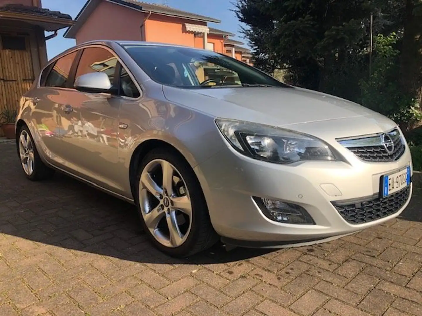 Opel Astra Astra IV 2010 5p 2.0 cdti Cosmo S 160cv auto Silver - 1