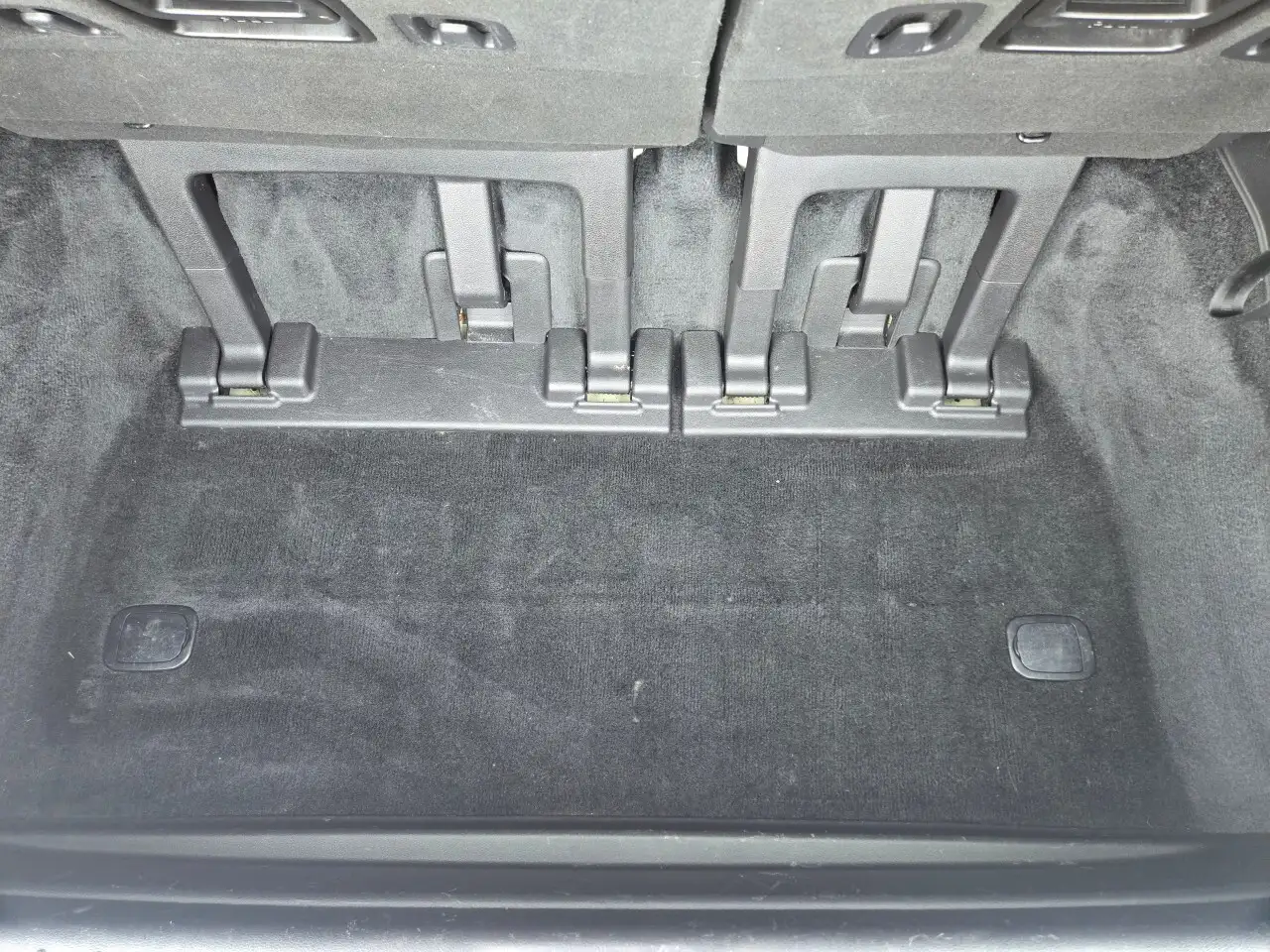 Kia Carnival снимка Kia Carnival