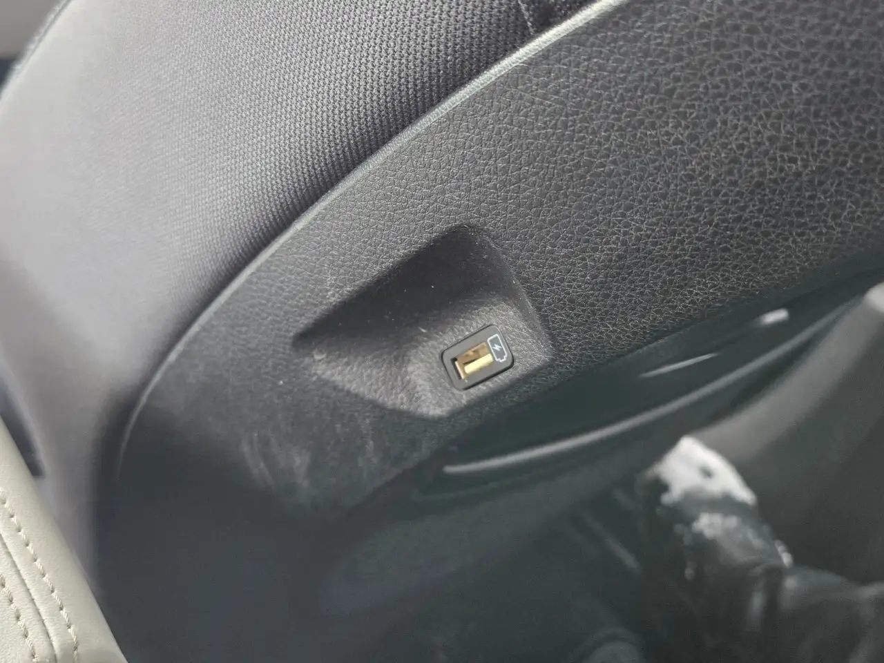 Kia Carnival снимка Kia Carnival