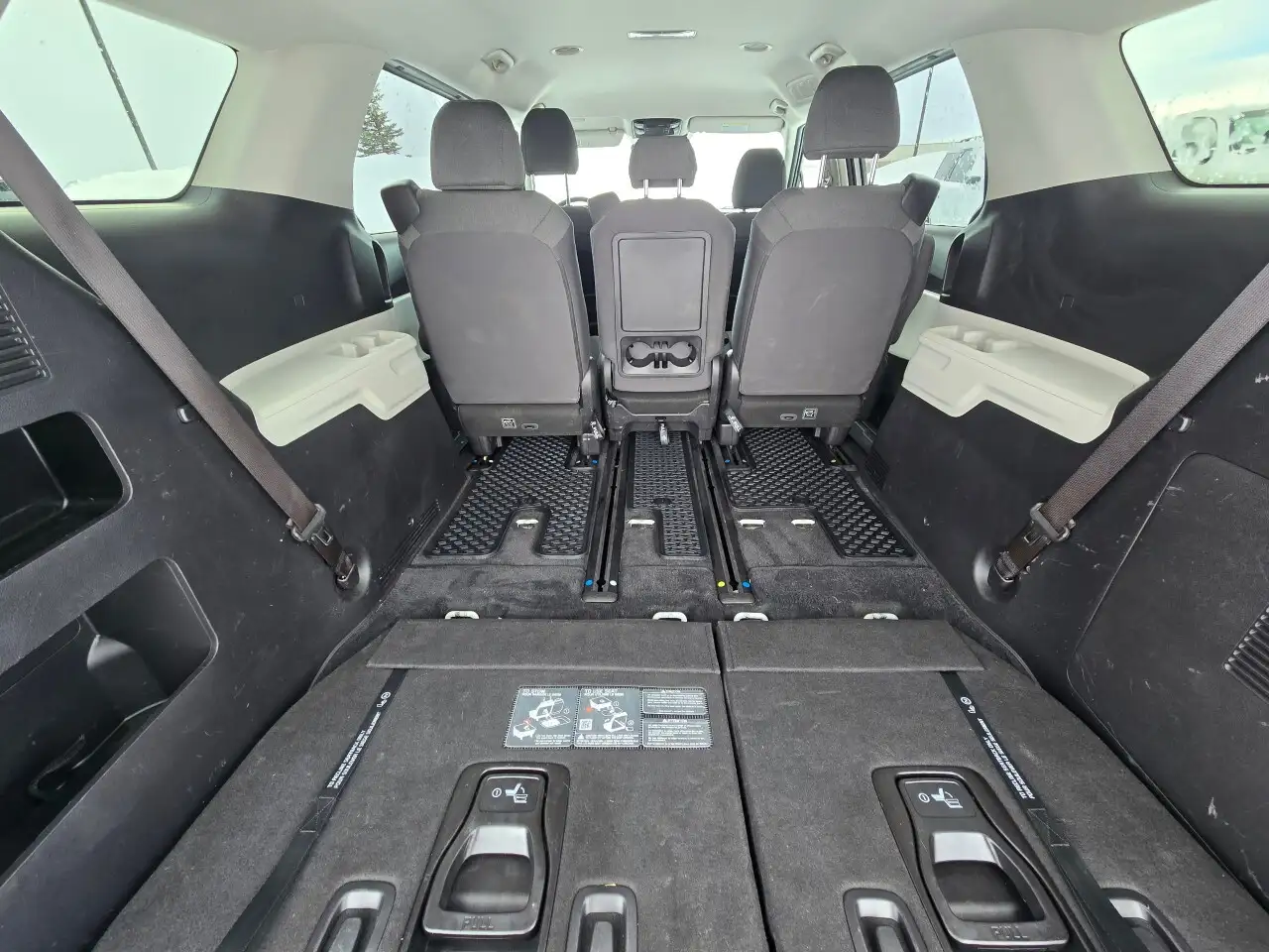 Kia Carnival снимка Kia Carnival