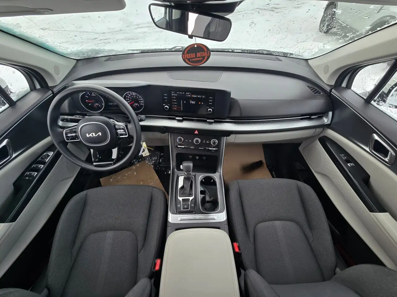 Kia Carnival снимка Kia Carnival