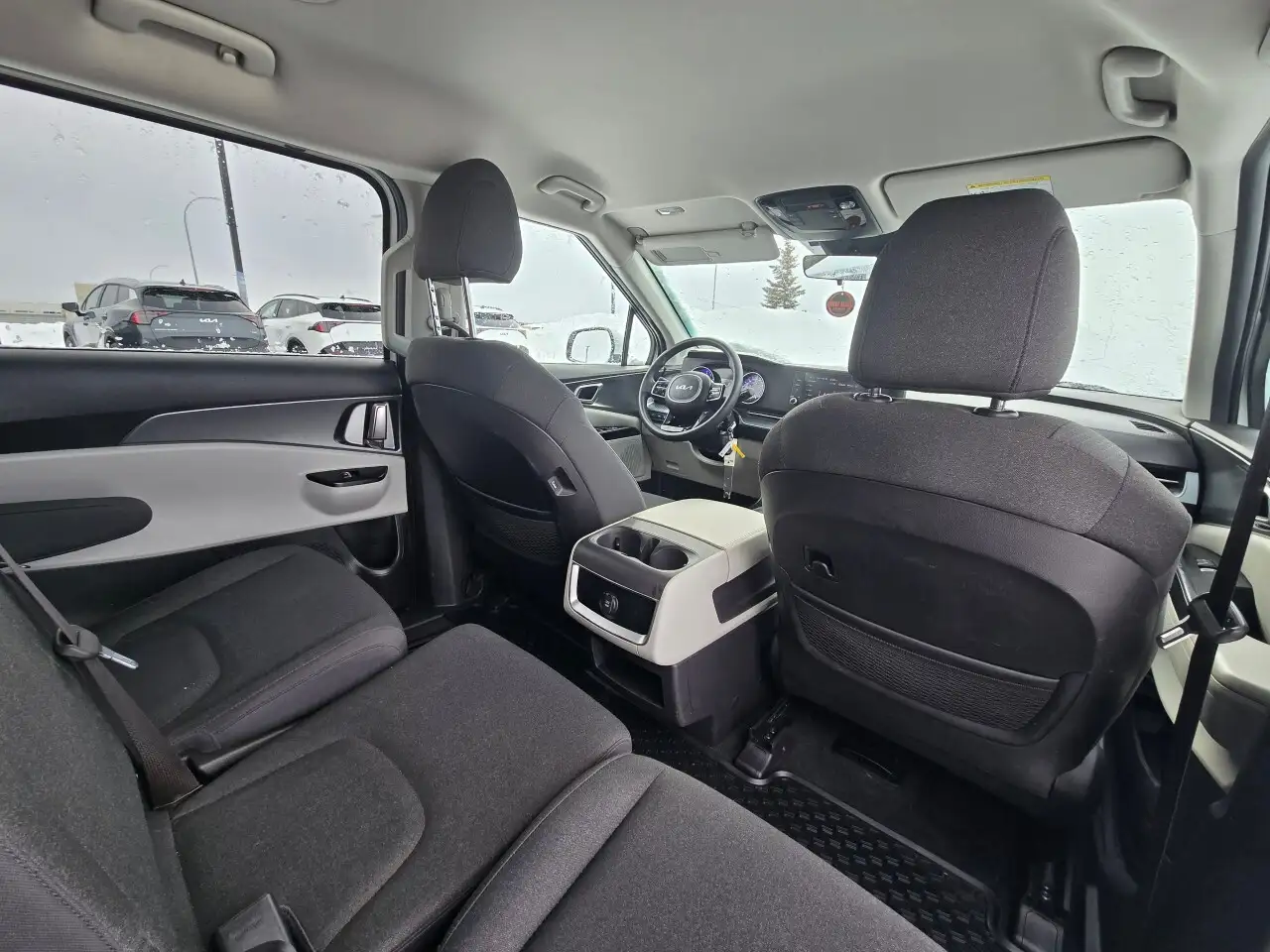 Kia Carnival снимка Kia Carnival
