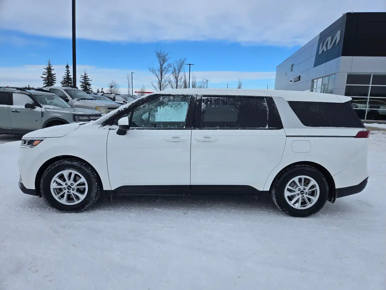 Kia Carnival снимка Kia Carnival