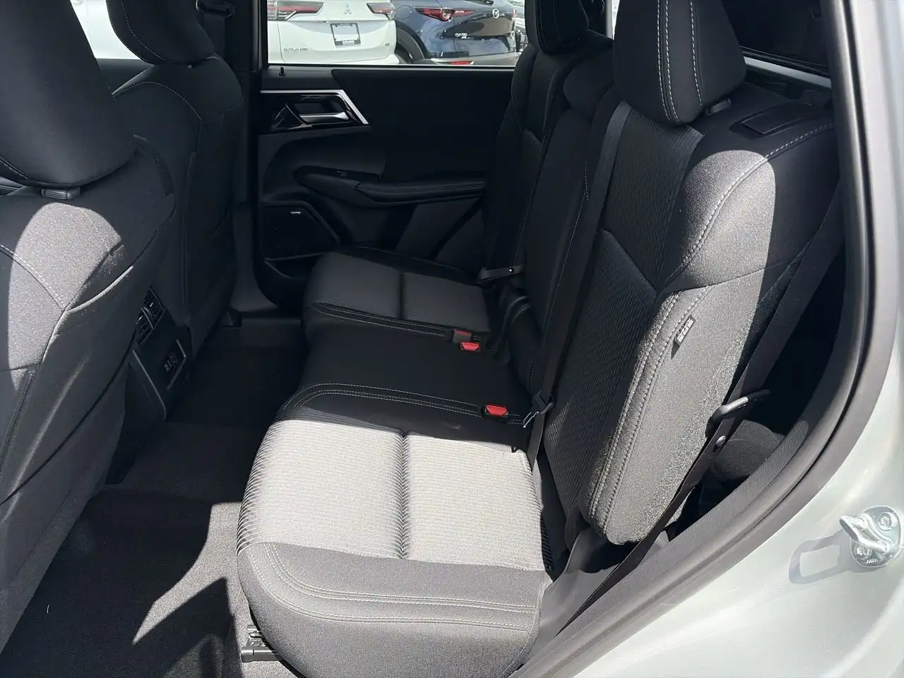 Mitsubishi Outlander снимка Mitsubishi Outlander