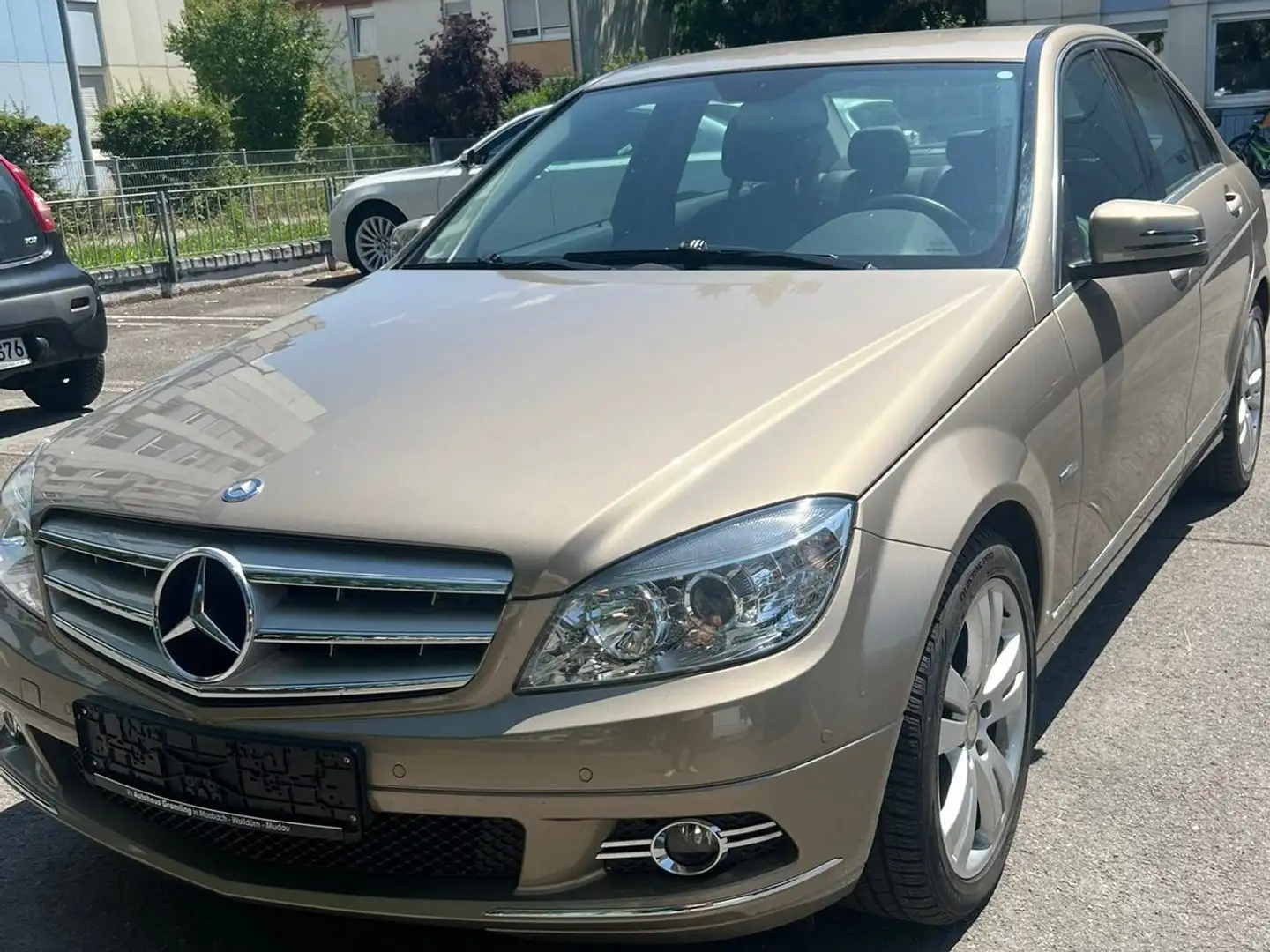 Mercedes-Benz C 220 C 220 CDI DPF Automatik BlueEFFICIENCY Avantgarde Beige - 2