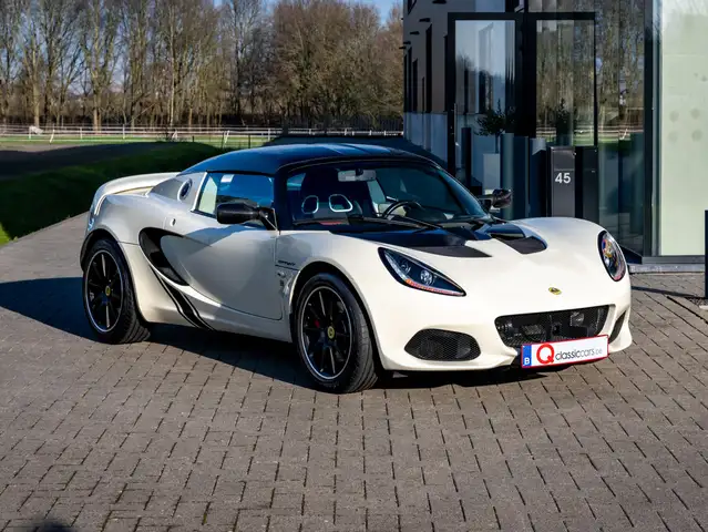 Lotus Elise Sprint 220 with carbon Hardtop and softtop