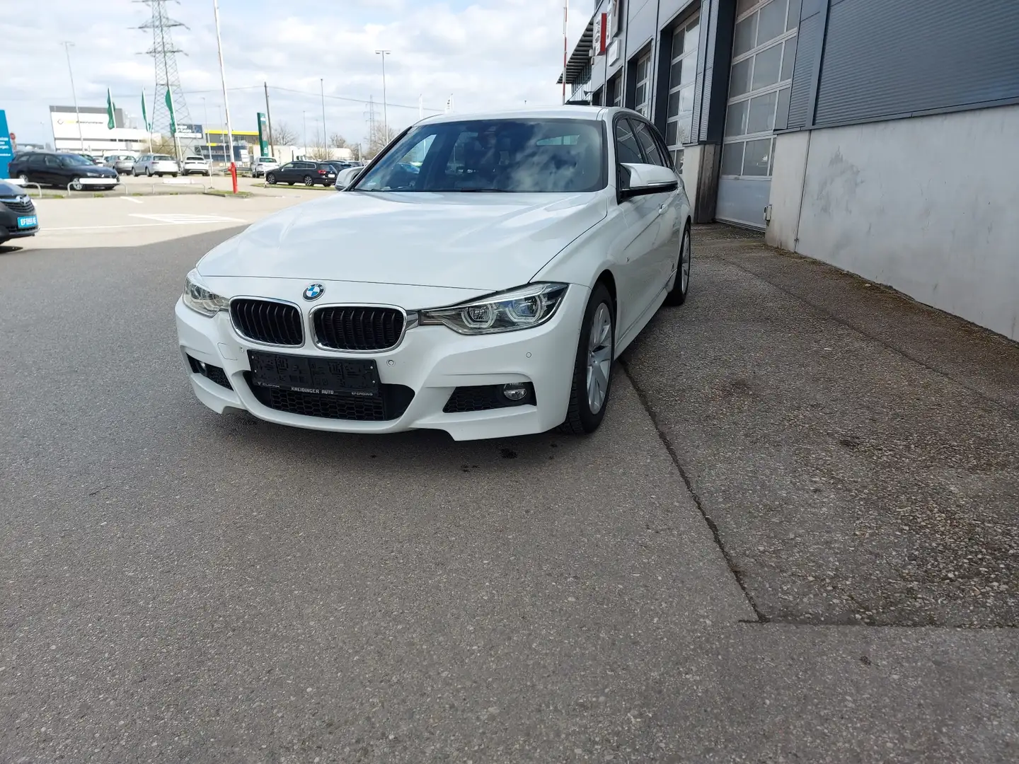BMW 318 318d Touring M Sport - 2