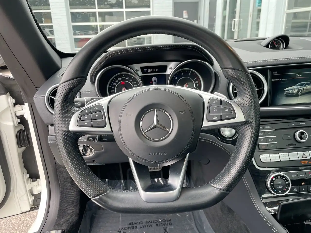 Mercedes-Benz SL снимка Mercedes-Benz SL