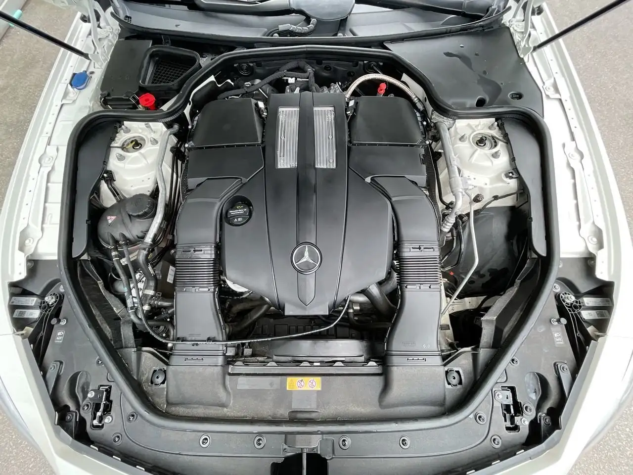 Mercedes-Benz SL снимка Mercedes-Benz SL