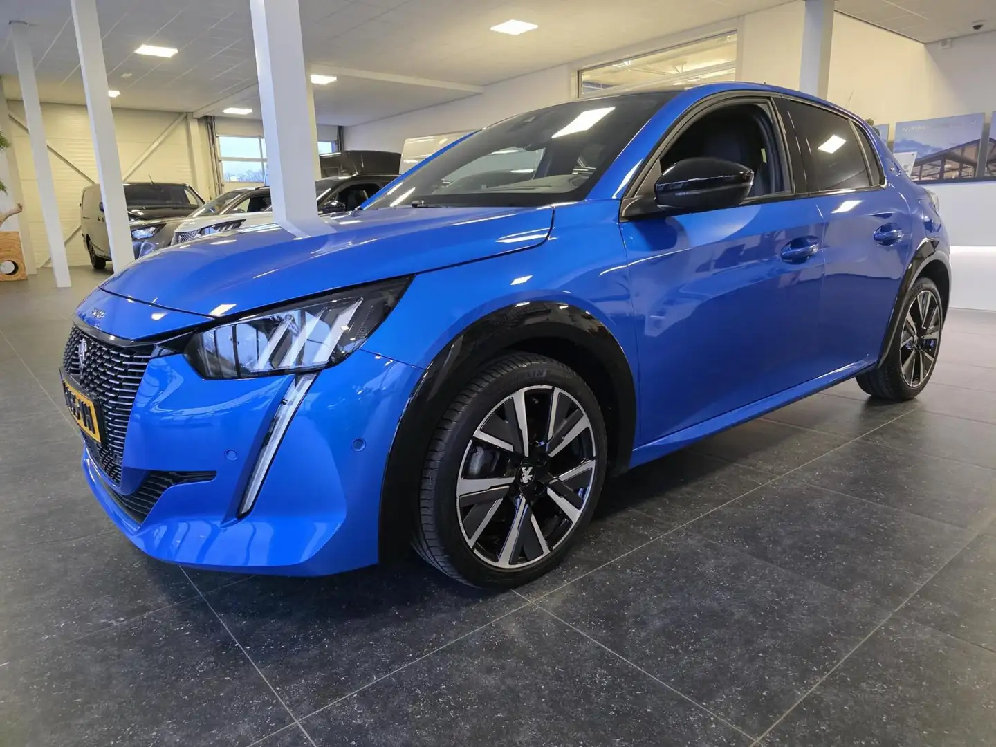 Peugeot 208 GT 1.2 PureTech 130 EAT8 Bleu - 2