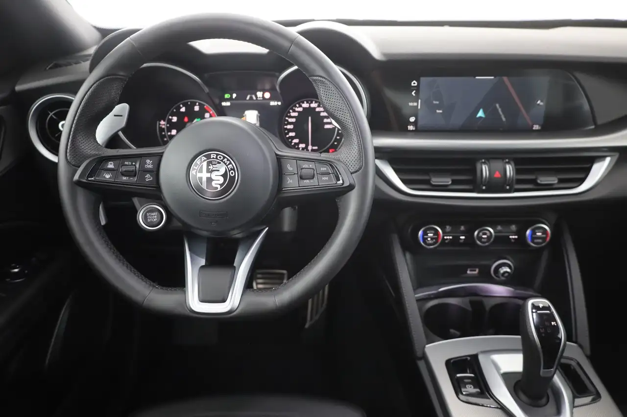 Alfa Romeo Stelvio 2022 — фото 10