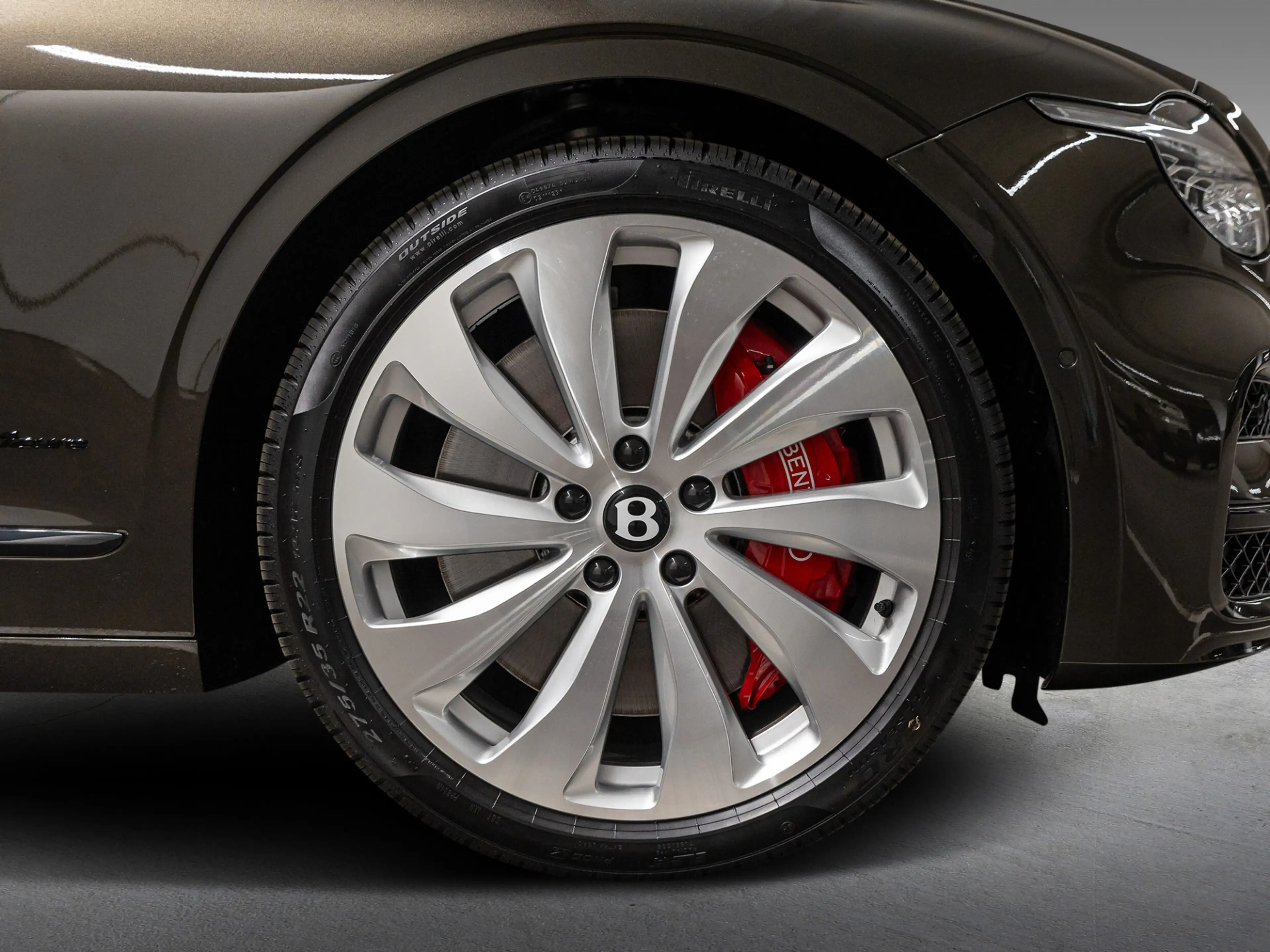 Bentley Flying Spur Azure V8 Hybrid MY2027 | Coming soon — photo 8