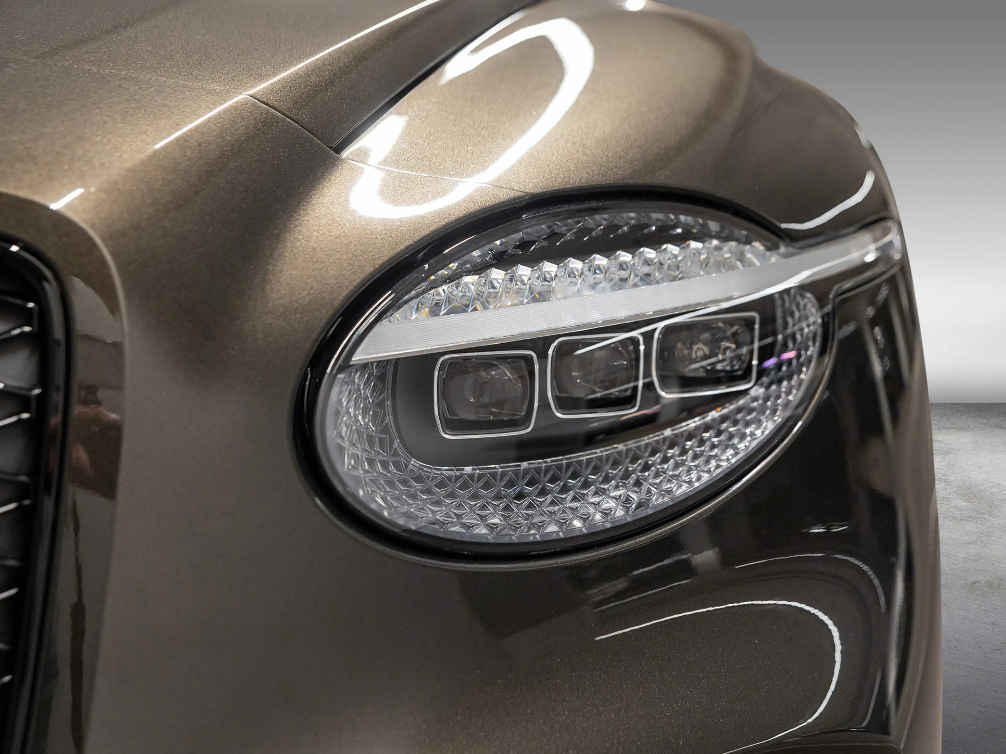 Bentley Flying Spur Azure V8 Hybrid MY2027 | Coming soon — photo 11