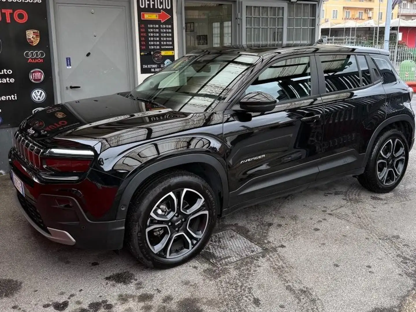 Jeep Avenger 1.2 turbo e-hybrid mhev Summit fwd 110cv edct6 Noir - 1