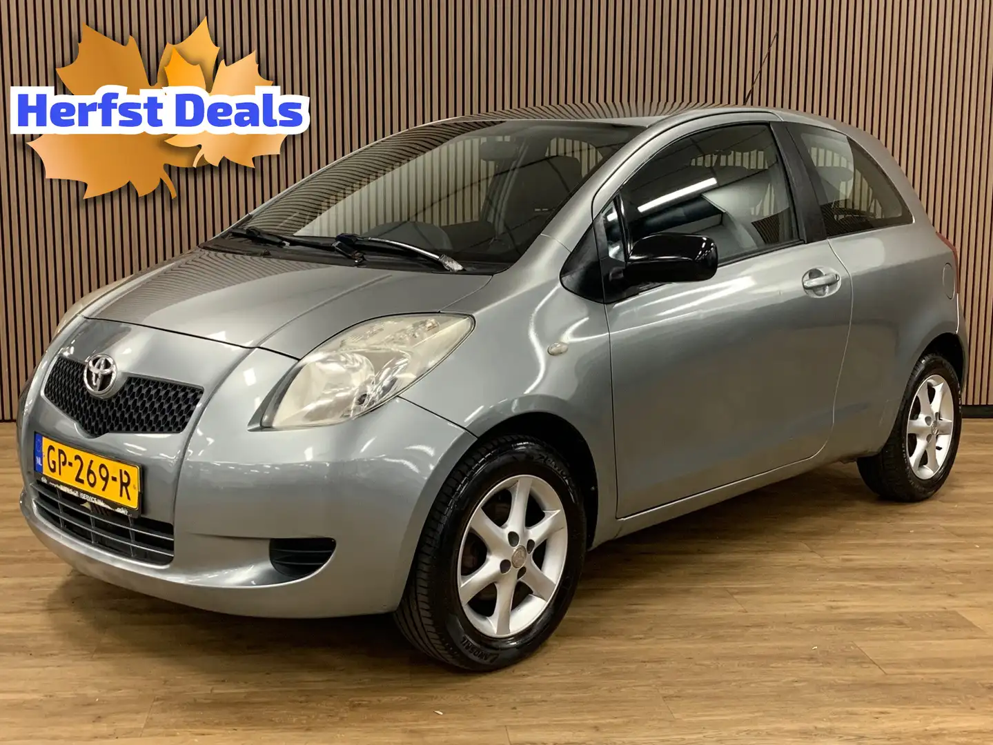 Toyota Yaris 1.0 VVTi + Gris - 1