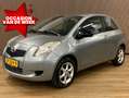 Toyota Yaris 1.0 VVTi + Grau - thumbnail 1