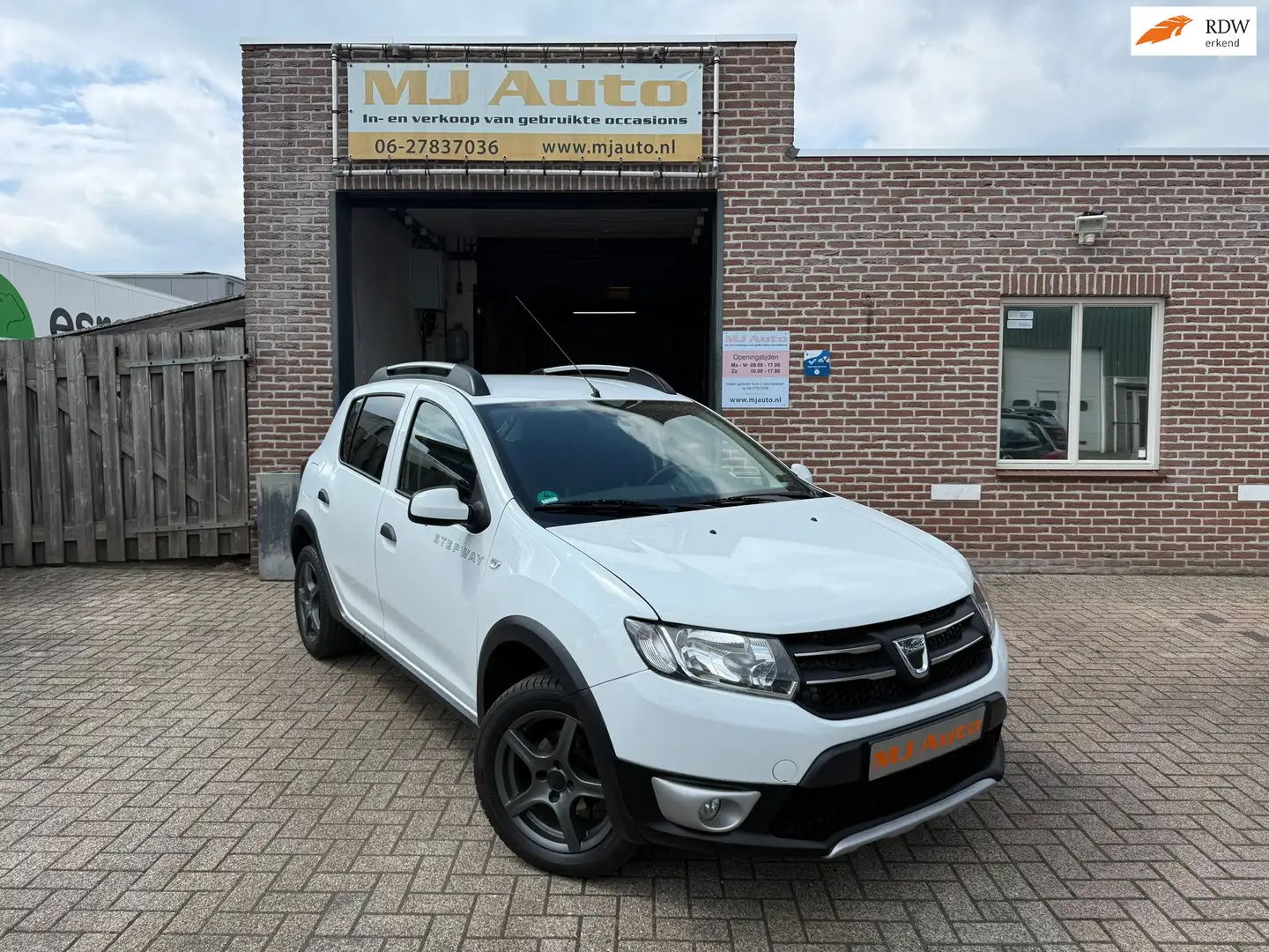 Dacia Sandero 0.9 TCe Stepway Lauréate navigatie PDC airco Wit - 1