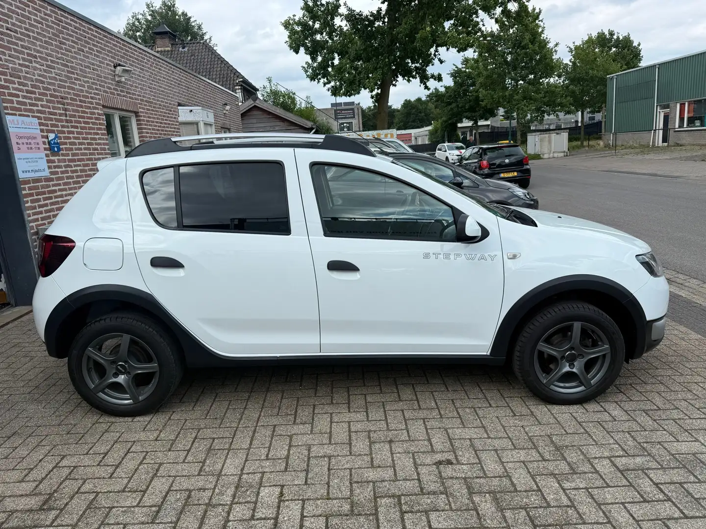 Dacia Sandero 0.9 TCe Stepway Lauréate navigatie PDC airco Wit - 2