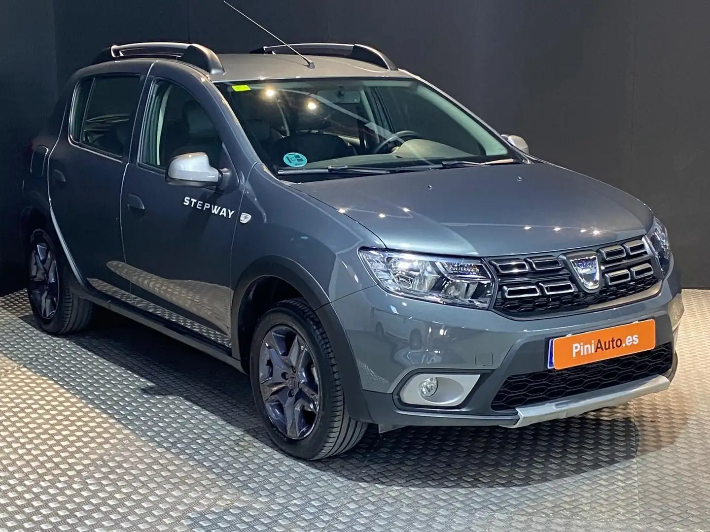 Dacia Sandero 0.9 TCE SL Trotamundos 66kW Gris - 2