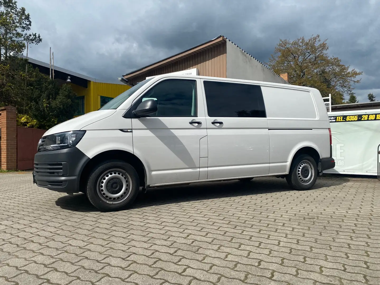 Volkswagen T6 Transporter lang"AHK- 2x Schiebetür- Navi- Temp.- Standh. Weiß - 1