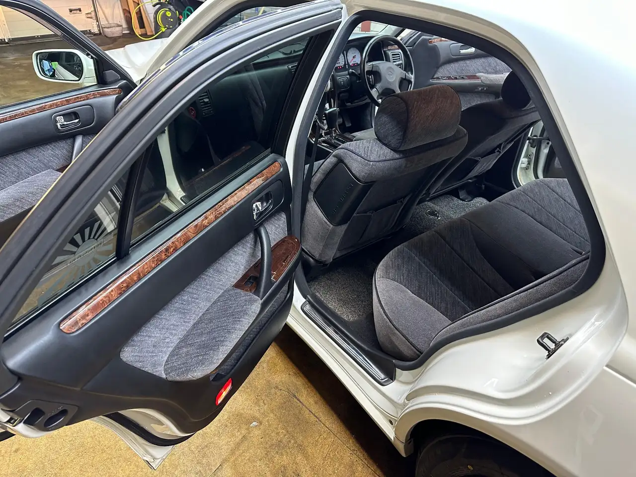 Nissan cima y33 grand touring, foto 10