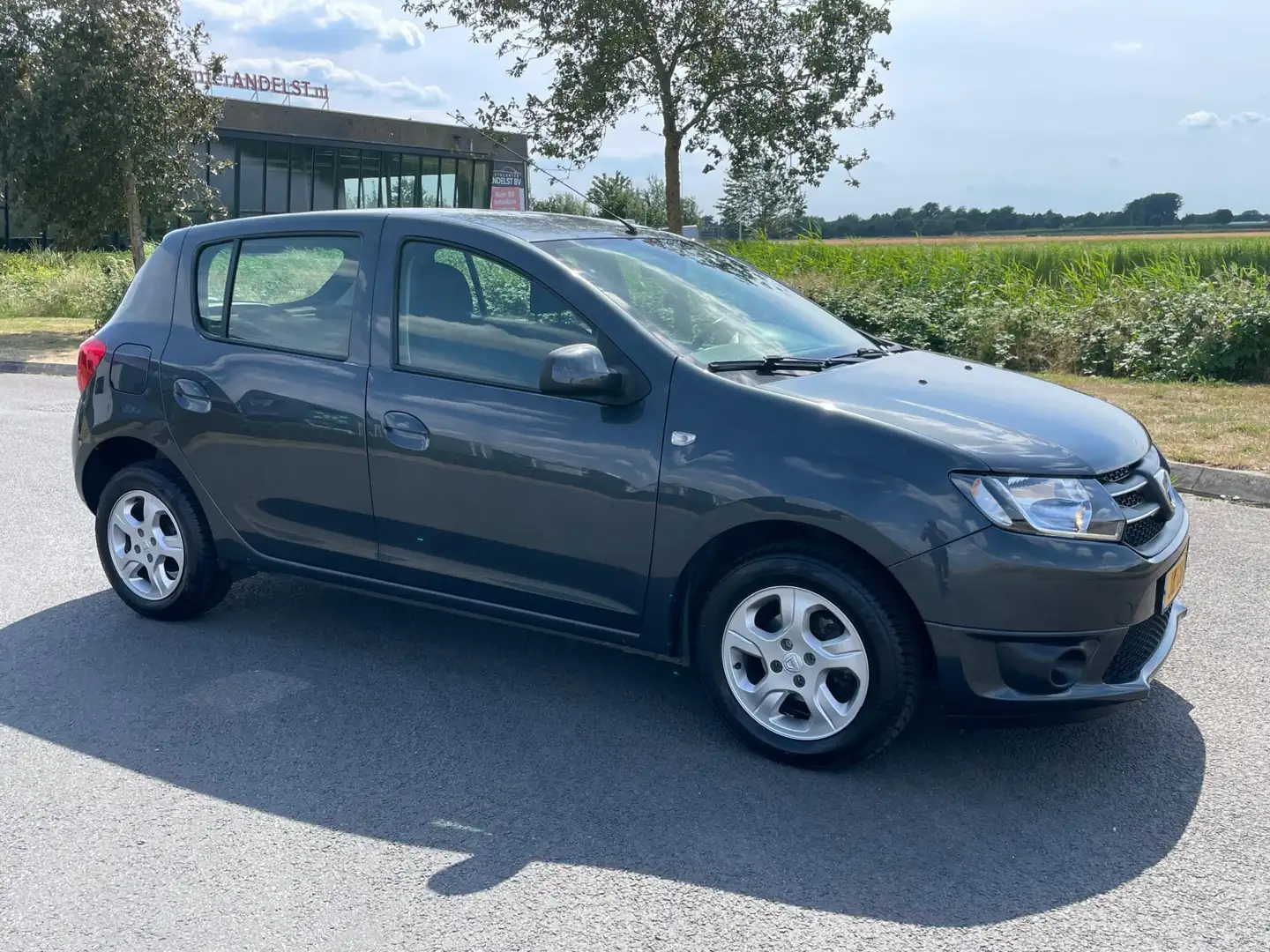 Dacia Sandero 0.9 TCe SL Royaal, Aut, Cruise, Airco, Lmv, Elektr Grijs - 2
