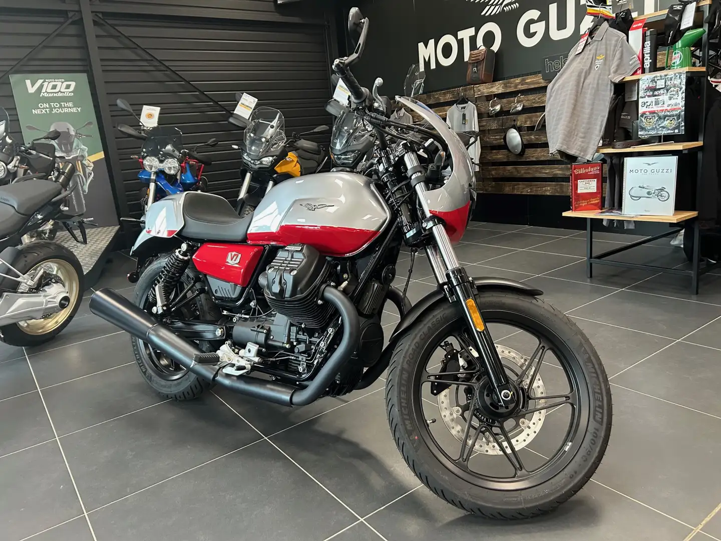Moto Guzzi V 7 Gris - 2