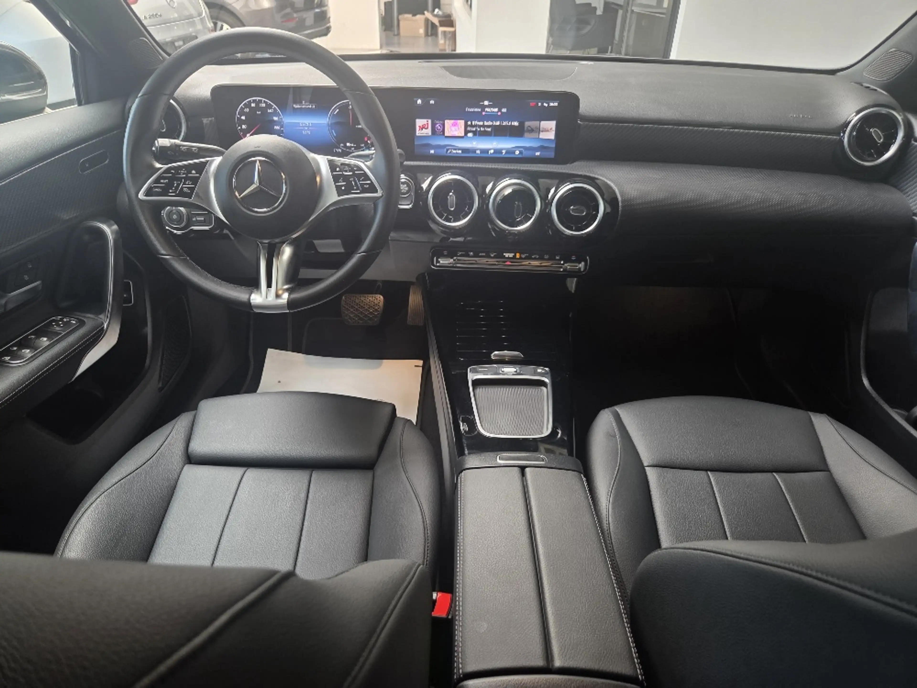 Mercedes-Benz A 250 A 250 e URBAN-PROGRESSIVE — photo 8