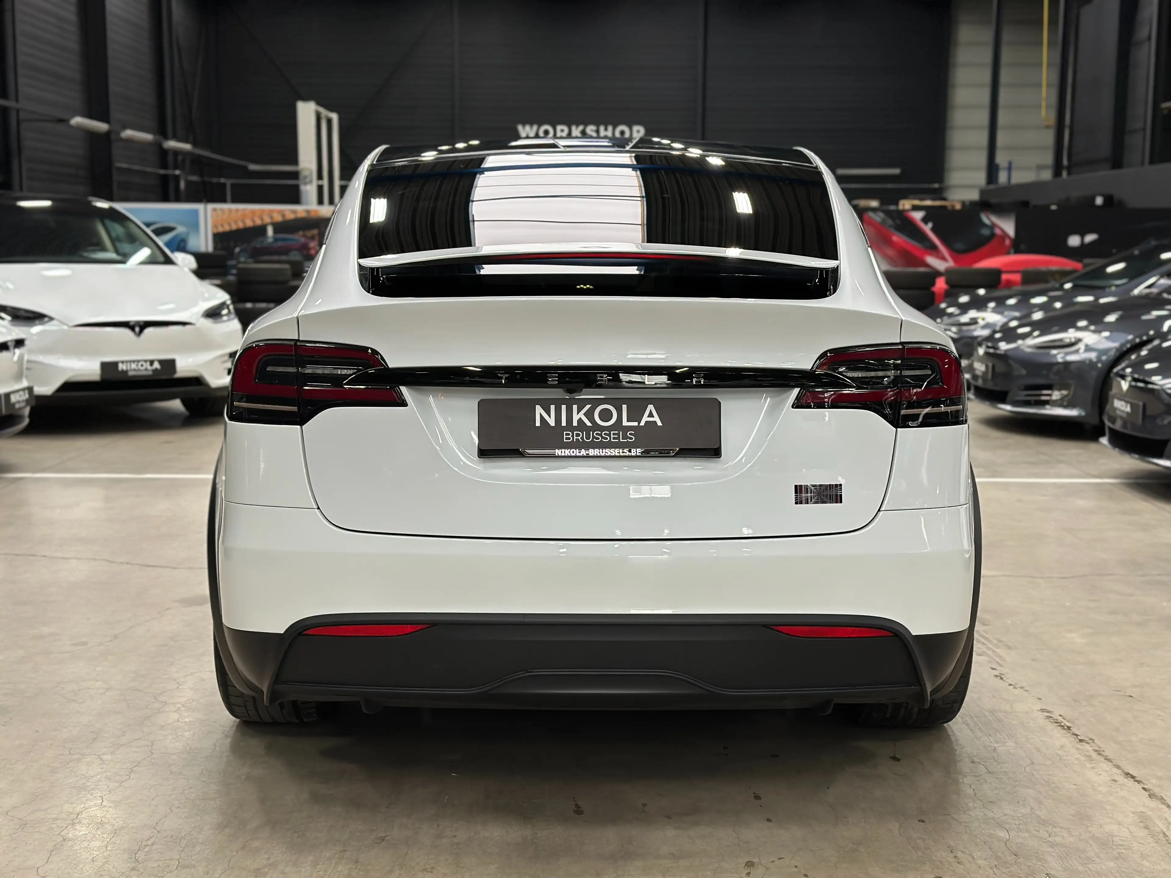 Tesla Model X PLAID - WHITE INTERIOR - 6 SEAT - 22" WHEELS — photo 8