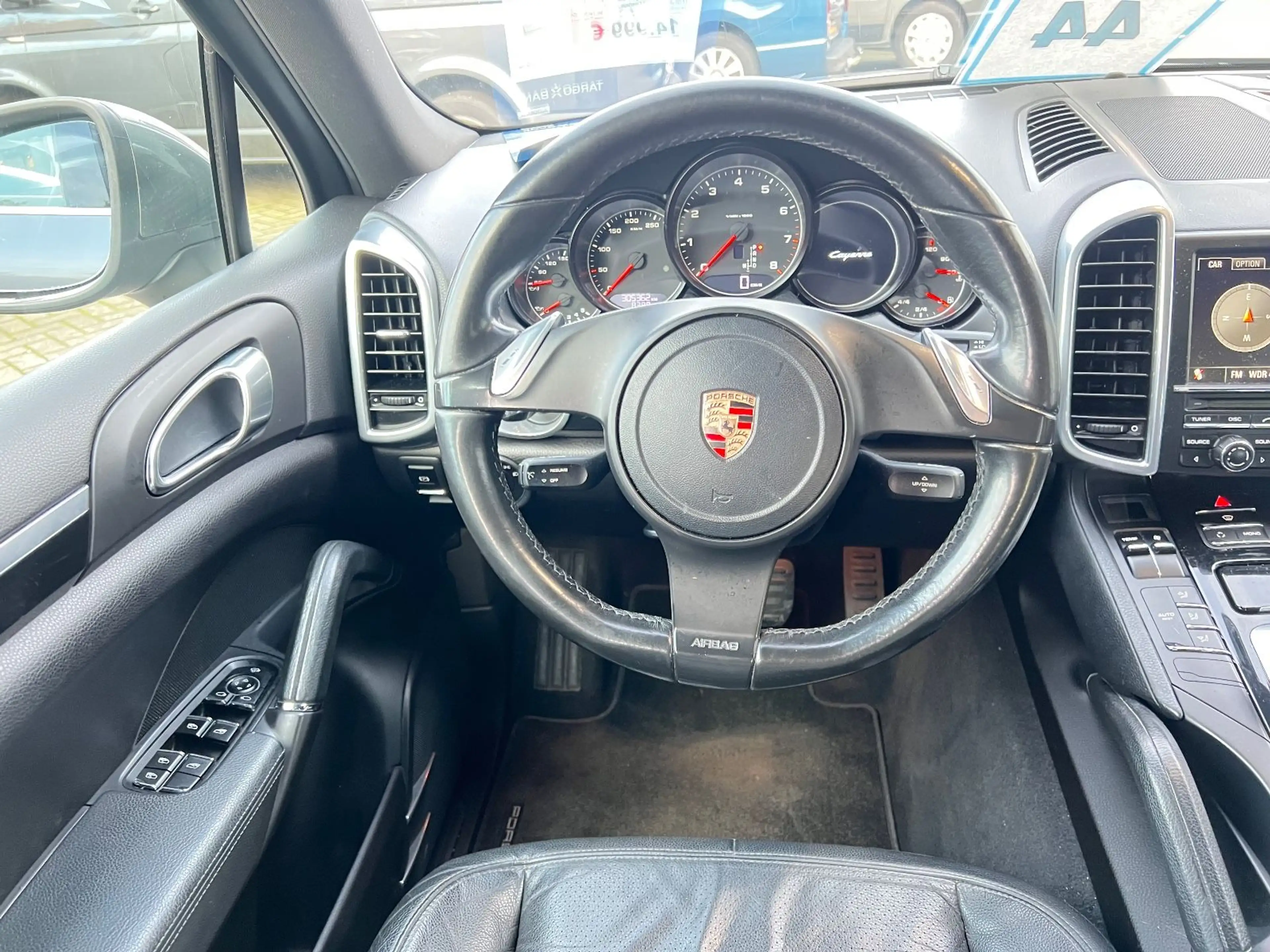 Porsche Cayenne Basis — photo 12